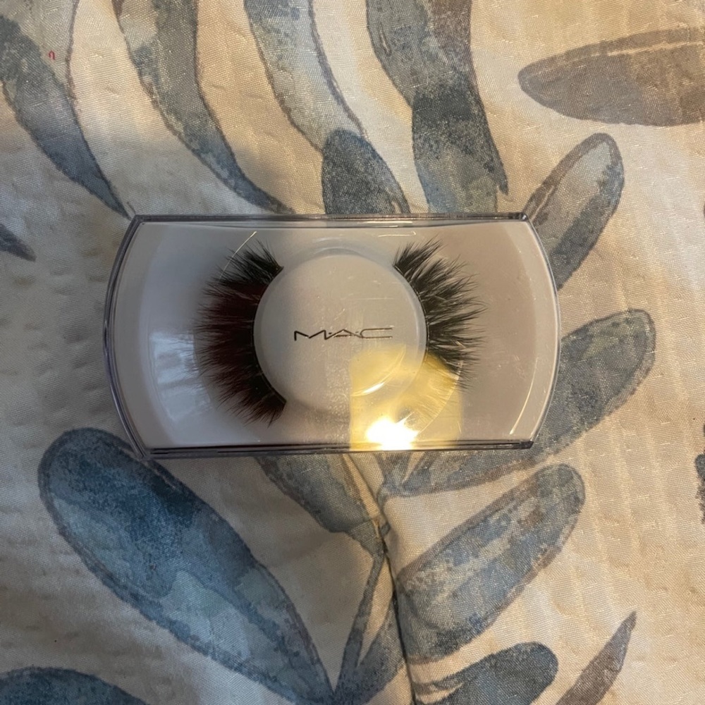 Mac eyelashes